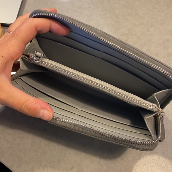 Two tone Prada large wallet - Picture 5 of 9